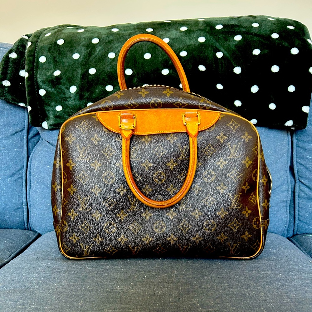 Louis Vuitton Deauvillle monogram cosmetics case